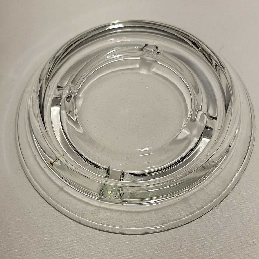 Glass ashtray  - Picture 2 of 2